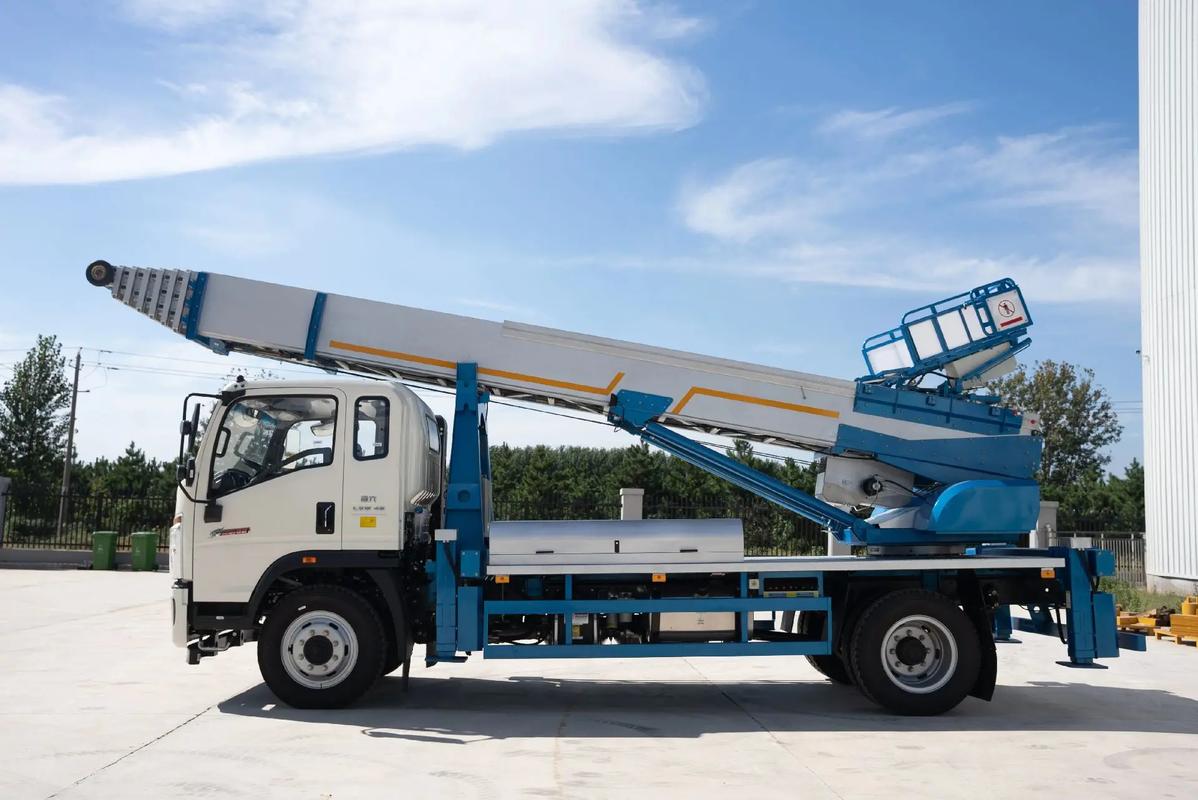 遂川县云梯上料车租赁费用